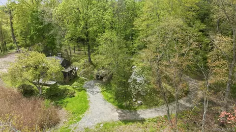 Exterior - 227 Cedar Ln, Ossining, NY 10562 photo 7 of 8