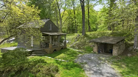 Exterior - 227 Cedar Ln, Ossining, NY 10562 photo 4 of 8