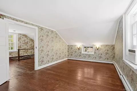 Bedroom - 227 Cedar Ln, Ossining, NY 10562 photo 2 of 2