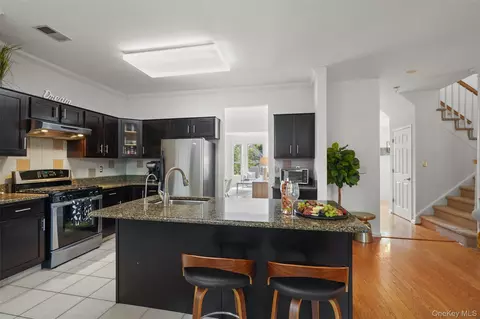 Kitchen - 36 Scofield Ct, Peekskill, NY 10566 photo 4 of 4