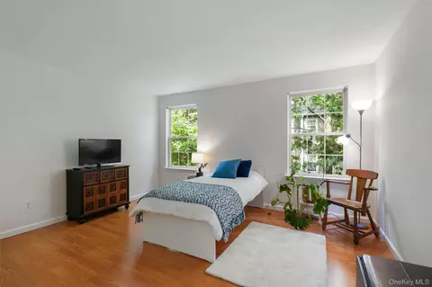 Bedroom - 36 Scofield Ct, Peekskill, NY 10566 photo 3 of 3