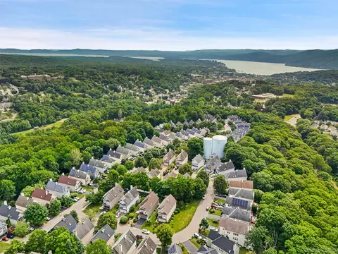 View/Area - 36 Scofield Ct, Peekskill, NY 10566 photo 1 of 2