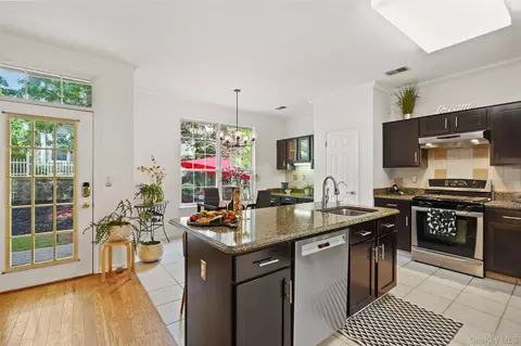Kitchen - 36 Scofield Ct, Peekskill, NY 10566 photo 1 of 4