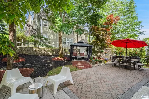 Exterior - 36 Scofield Ct, Peekskill, NY 10566 photo 2 of 3