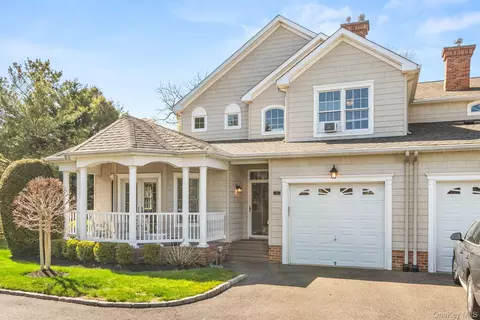 1 Daniels Way, Bay Shore, NY 11706