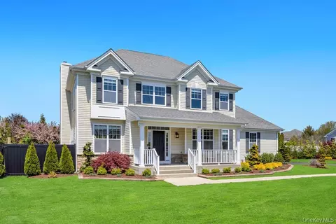 25 Maidstone Ln, Wading River, NY 11792
