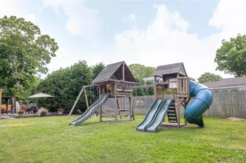 Exterior - 115 Shore Rd, Patchogue, NY 11772 photo 5 of 5
