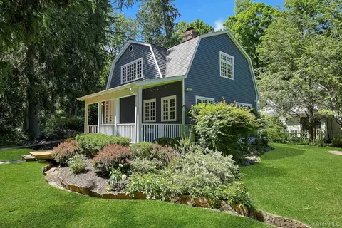 65 Douglas Rd, New Castle, NY 10514