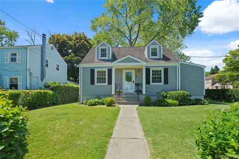 4 Ronny Cir, Greenburgh, NY 10706