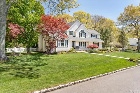 3 Mirabelle Ct, Mount Sinai, NY 11766