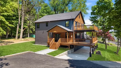 548 Lakes Rd, Monroe, NY 10950