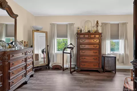 Bedroom - 60 Long Ln, Shawangunk, NY 12589 photo 3 of 7