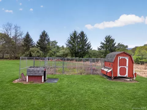 Exterior - 60 Long Ln, Shawangunk, NY 12589 photo 6 of 9
