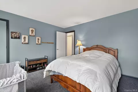 Bedroom - 60 Long Ln, Shawangunk, NY 12589 photo 5 of 7