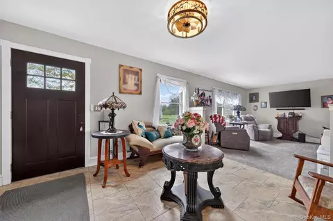 Entry Way - 60 Long Ln, Shawangunk, NY 12589 photo 2 of 6