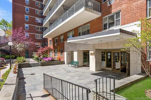52-30 39 Dr #1G, Woodside, NY 11377
