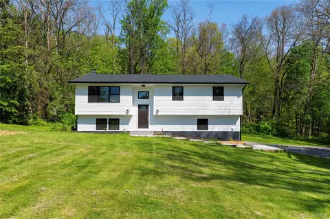 15 Larissa Ln, Wappinger, NY 12590