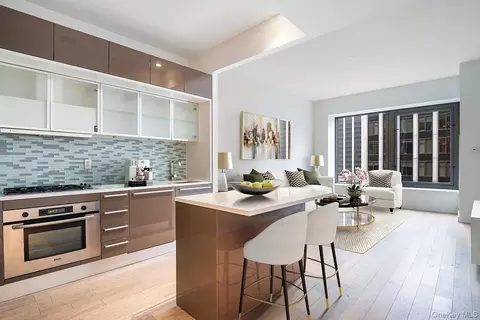 75 Wall St #24D, New York, NY 10005