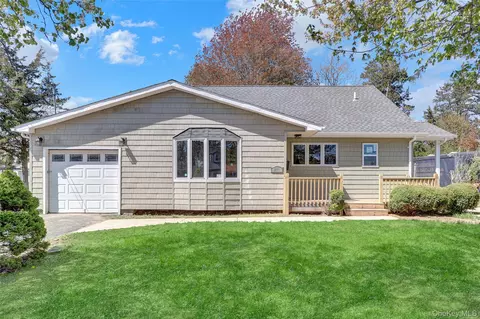 339 Barton Ave, Patchogue, NY 11772