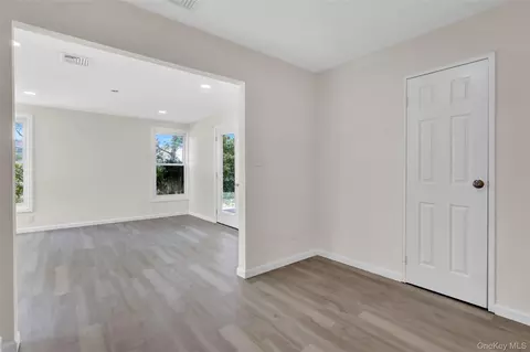Entry Way - 339 Barton Ave, Patchogue, NY 11772 photo 4 of 6