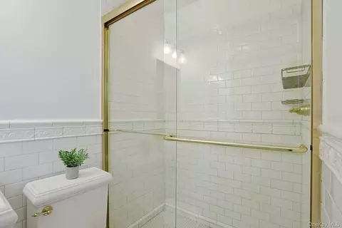Bath - 8 Ann Pl, Mount Pleasant, NY 10595 photo 1 of 3
