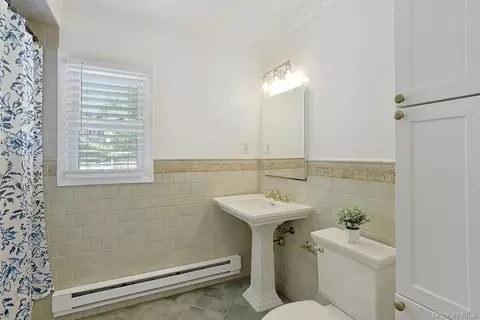 Bath - 8 Ann Pl, Mount Pleasant, NY 10595 photo 2 of 3