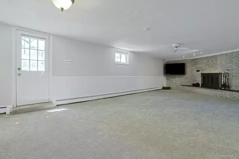 Living - 8 Ann Pl, Mount Pleasant, NY 10595 photo 3 of 4