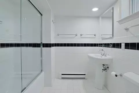 Bath - 8 Ann Pl, Mount Pleasant, NY 10595 photo 3 of 3