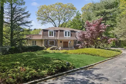 94 Cove Rd, Oyster Bay, NY 11771