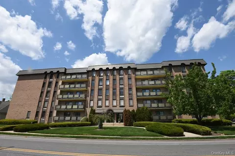 175 Maple Ave #4I, North Hempstead, NY 11590