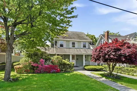 24 Grandview Ave, White Plains, NY 10605