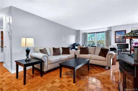 2550 Olinville Ave #2H, New York, NY 10467