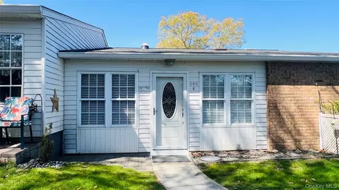395 Woodbridge Dr #395E, Ridge, NY 11961