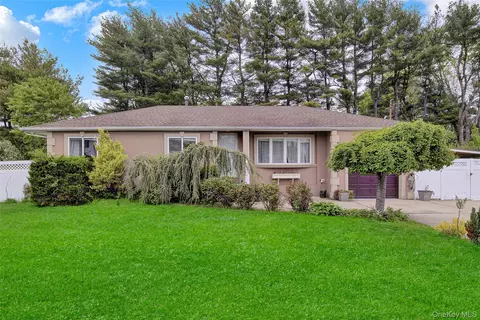 189 Eastwood Ave, Deer Park, NY 11729