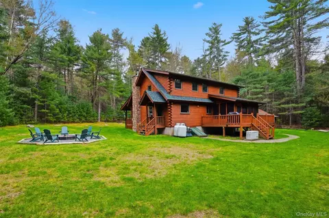 924 Forestburgh Rd, Lumberland, NY 12737
