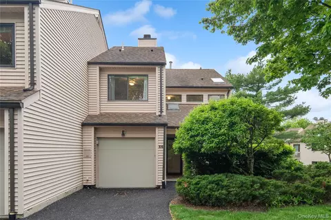 56 Hudson Watch Dr, Ossining, NY 10562