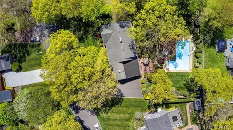 View/Area - 52 N Pinelake Dr, Patchogue, NY 11772 photo 1 of 2