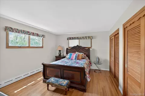 Bedroom - 52 N Pinelake Dr, Patchogue, NY 11772 photo 1 of 5