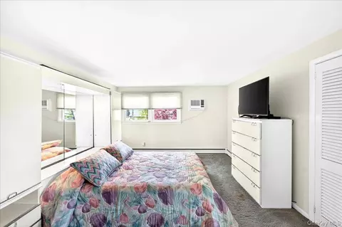 Bedroom - 52 N Pinelake Dr, Patchogue, NY 11772 photo 4 of 5