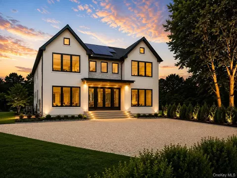 14 Ridge Rd, Southampton, NY 11968