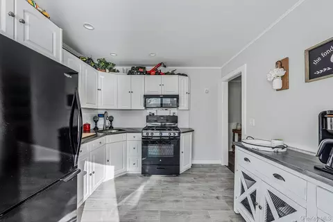 Kitchen - 66 Hedges Rd, Brookhaven, NY 11772 photo 1 of 2