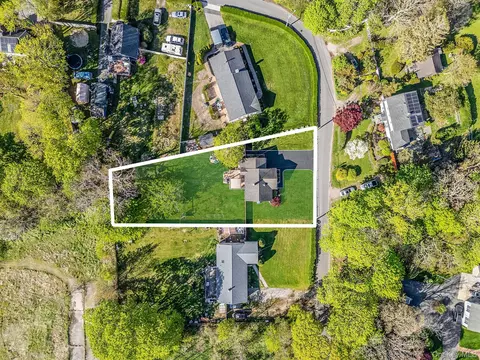 View/Area - 66 Hedges Rd, Brookhaven, NY 11772 photo 4 of 8
