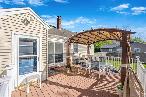 Exterior - 66 Hedges Rd, Brookhaven, NY 11772 photo 6 of 6