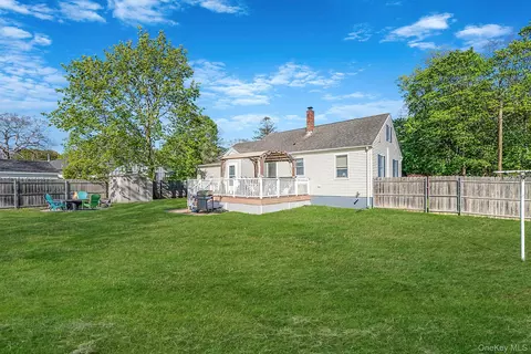 Exterior - 66 Hedges Rd, Brookhaven, NY 11772 photo 2 of 6