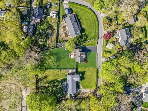 View/Area - 66 Hedges Rd, Brookhaven, NY 11772 photo 3 of 8