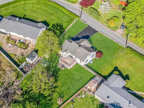View/Area - 66 Hedges Rd, Brookhaven, NY 11772 photo 5 of 8