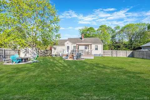 Exterior - 66 Hedges Rd, Brookhaven, NY 11772 photo 3 of 6