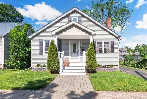 23 Roosevelt Pl, Newburgh, NY 12550