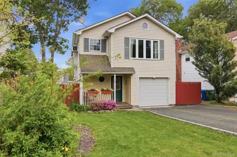 23 Woodside Ave, Port Jefferson, NY 11777