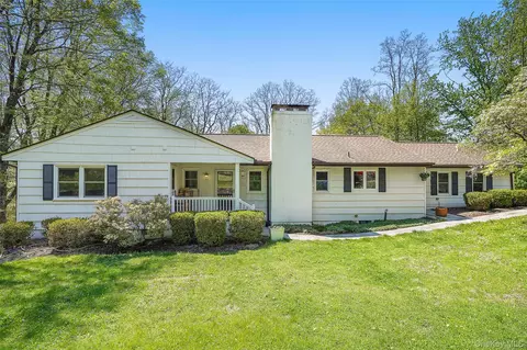 19 Skyview Dr, North Castle, NY 10504